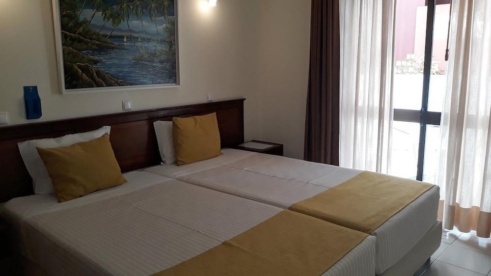 לאגוּ‏ש Boutique Hotel Marina S. Roque מראה חיצוני תמונה