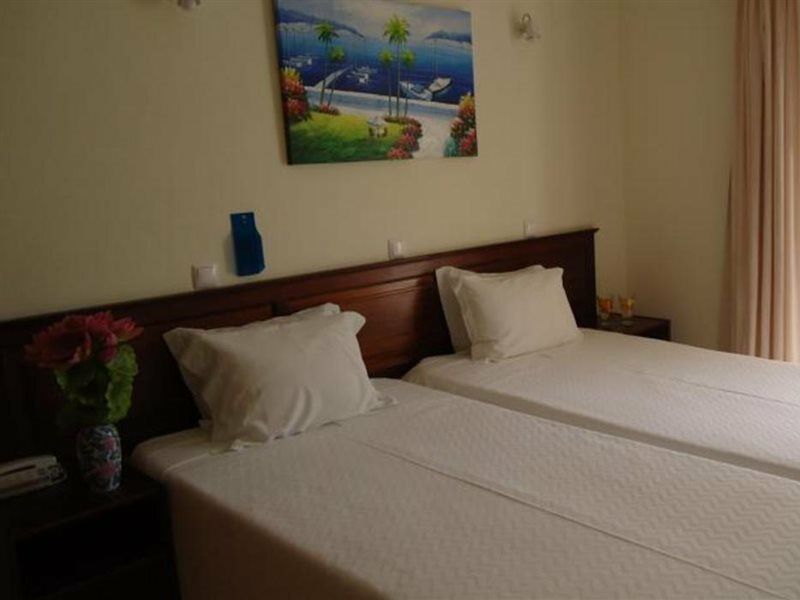 לאגוּ‏ש Boutique Hotel Marina S. Roque מראה חיצוני תמונה